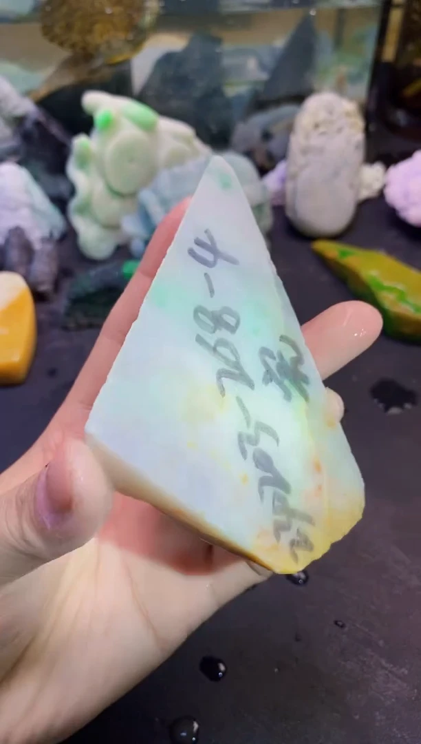 翡翠挂件未镶嵌天然翡翠095