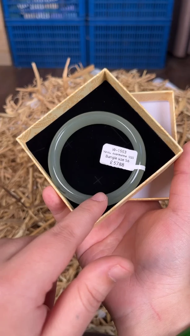 未镶嵌手镯石英质玉W1553