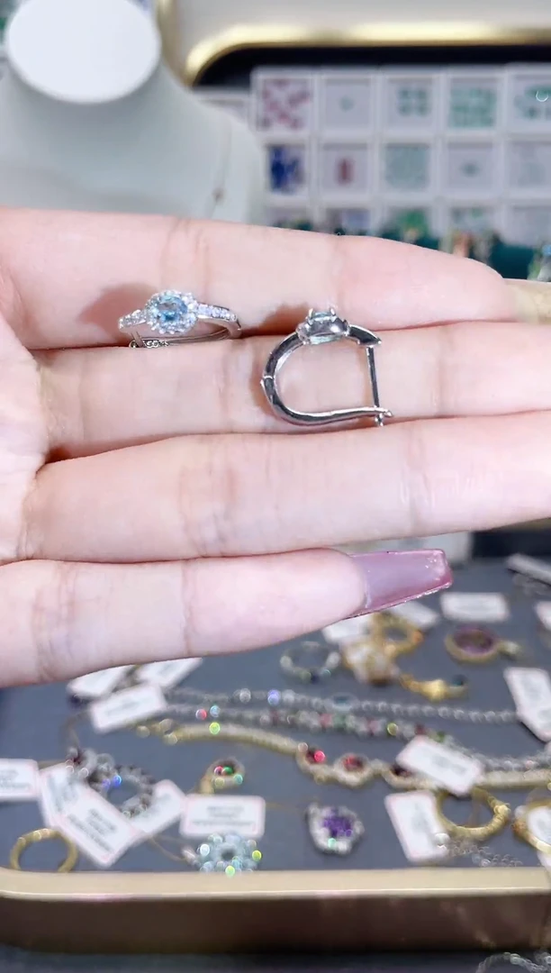 银S925镶嵌耳饰托帕石天然宝石