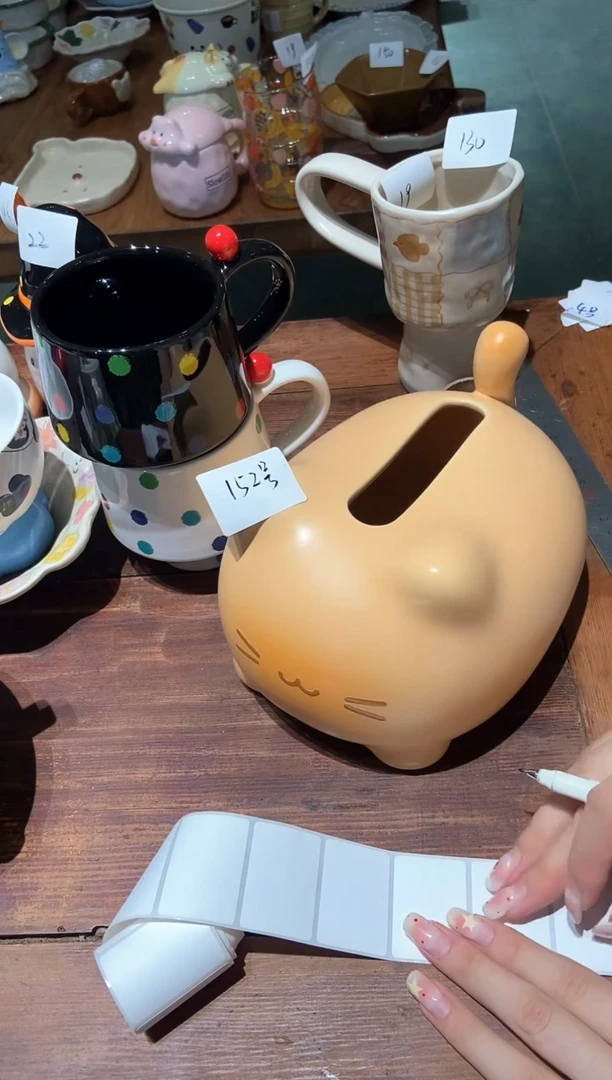 瓷152 小猫 抽纸盒 大瑕