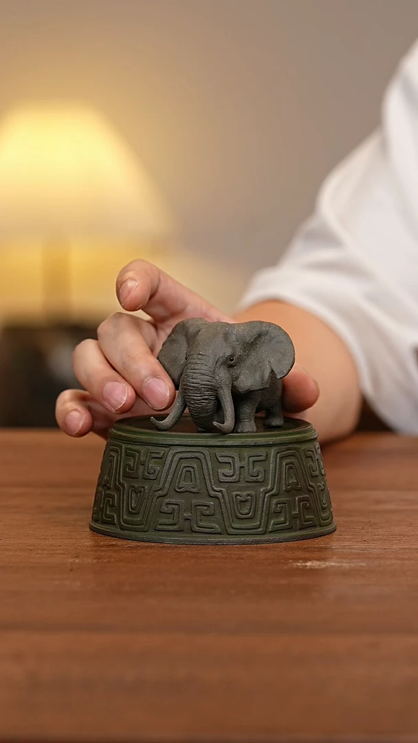 紫砂茶宠长牙大象茶宠