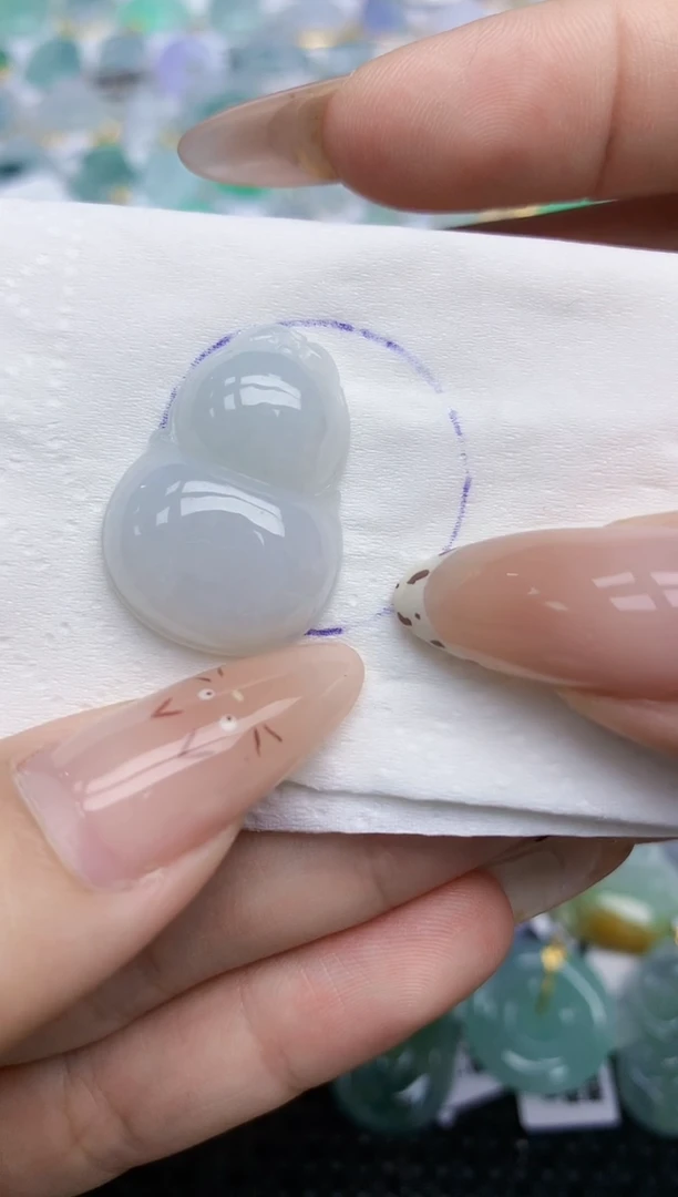 翡翠未镶嵌颈饰   天然翡翠A货