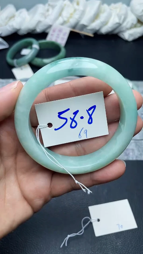 未镶嵌手镯翡翠79