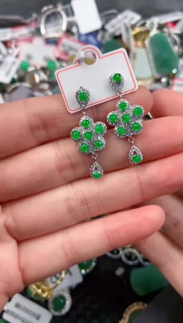 银S925镶嵌戒指翡翠666     8`