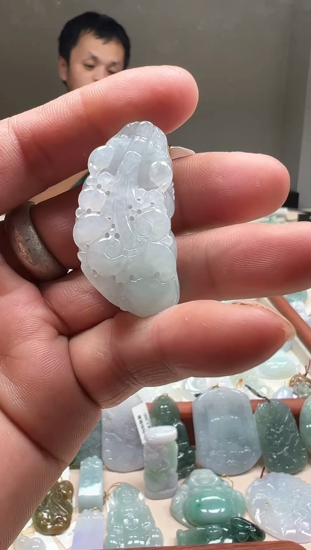 吊坠(不含链)未镶嵌翡翠天然翡翠A货貔貅