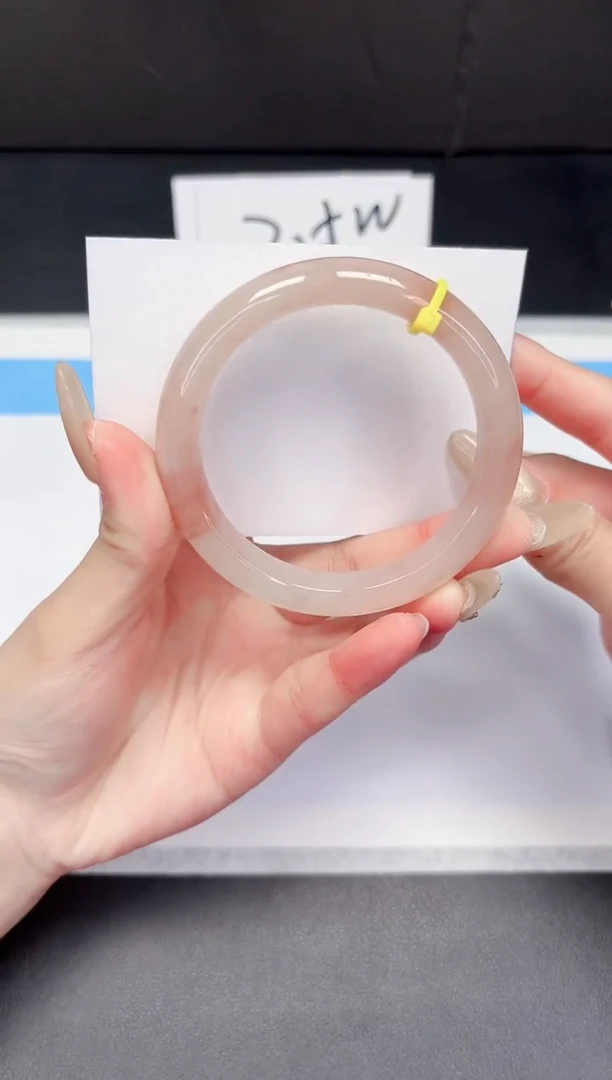 【闪购商品】石英质玉手镯未镶嵌145-56.8