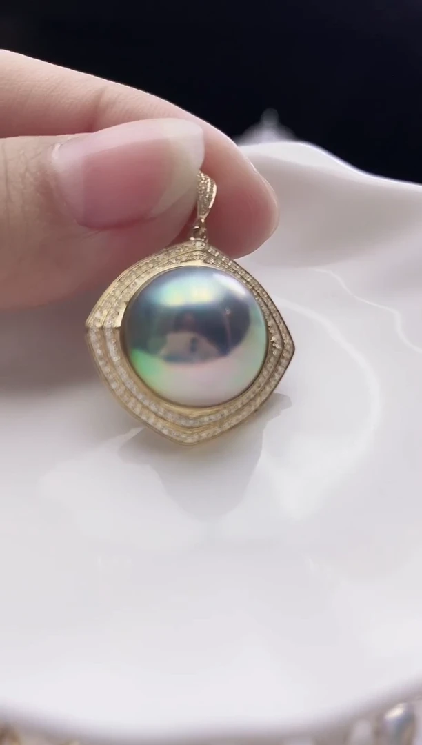 18K金镶嵌颈饰拼合珍珠（马贝珠）海水马贝吊坠