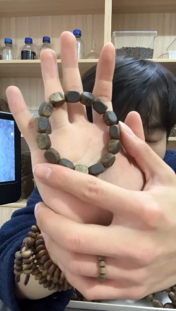 【闪购商品】沉香手串08板头珠单圈9克+ 多样性发其一