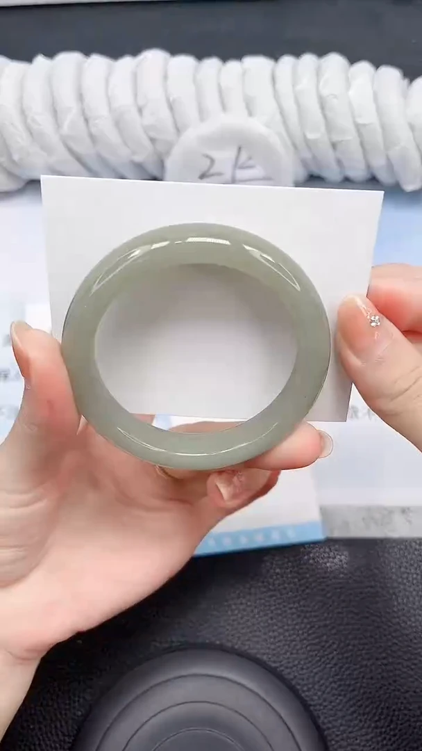 石英质玉手镯未镶嵌10-57