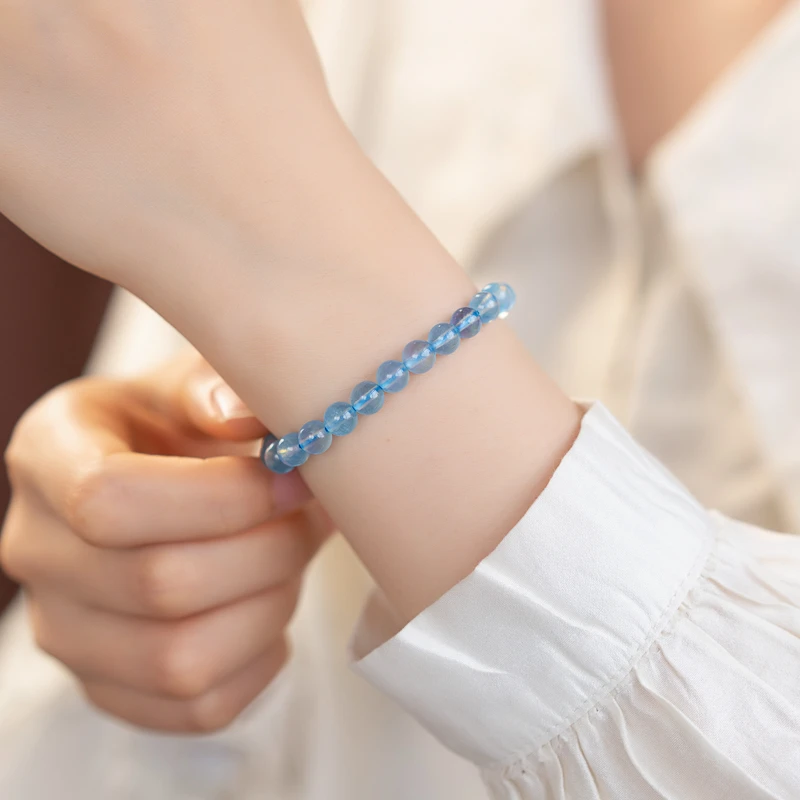 海蓝宝女生妈妈天然蓝色水晶手串轻奢小众精致高级感宝石春夏饰品