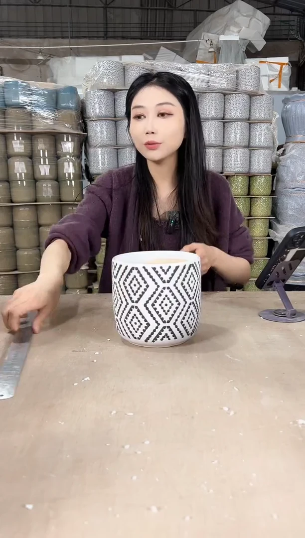 【闪购商品】陶瓷波西米亚黑白小号15x14