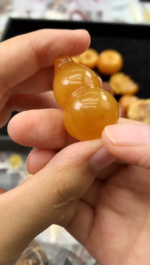 未镶嵌琥珀珠宝奇石17