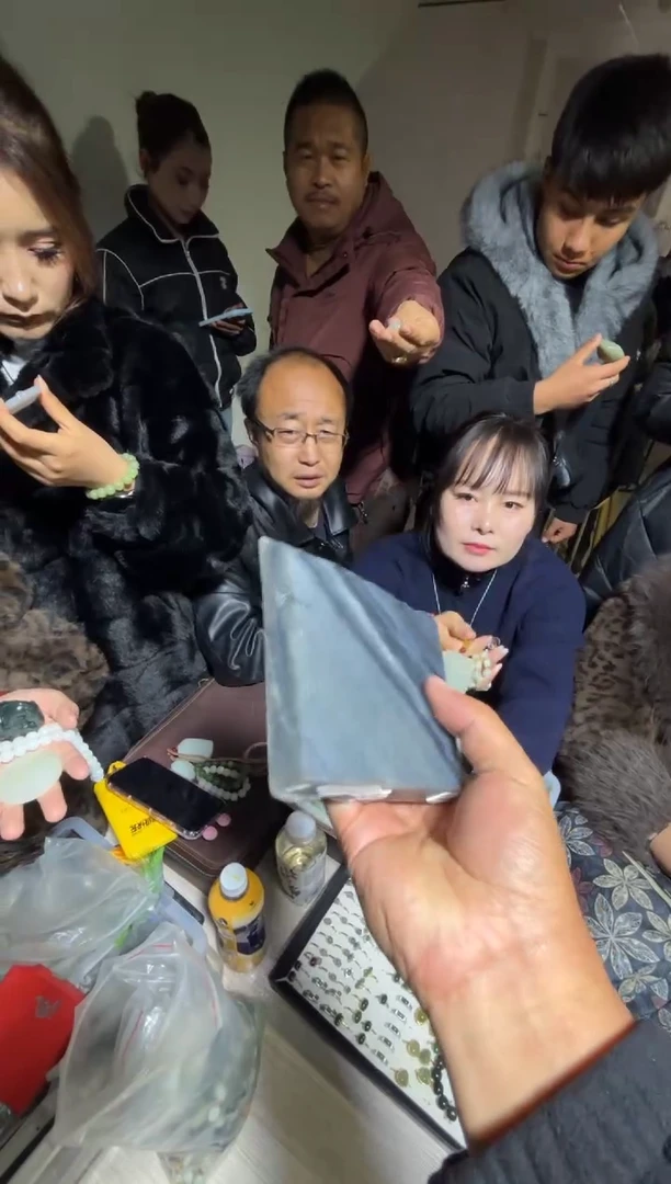 未镶嵌和田玉（糖玉）挂件和田玉