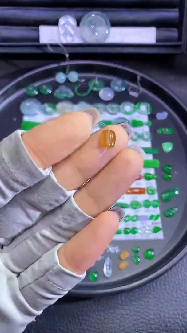 未镶嵌挂件翡翠珠子