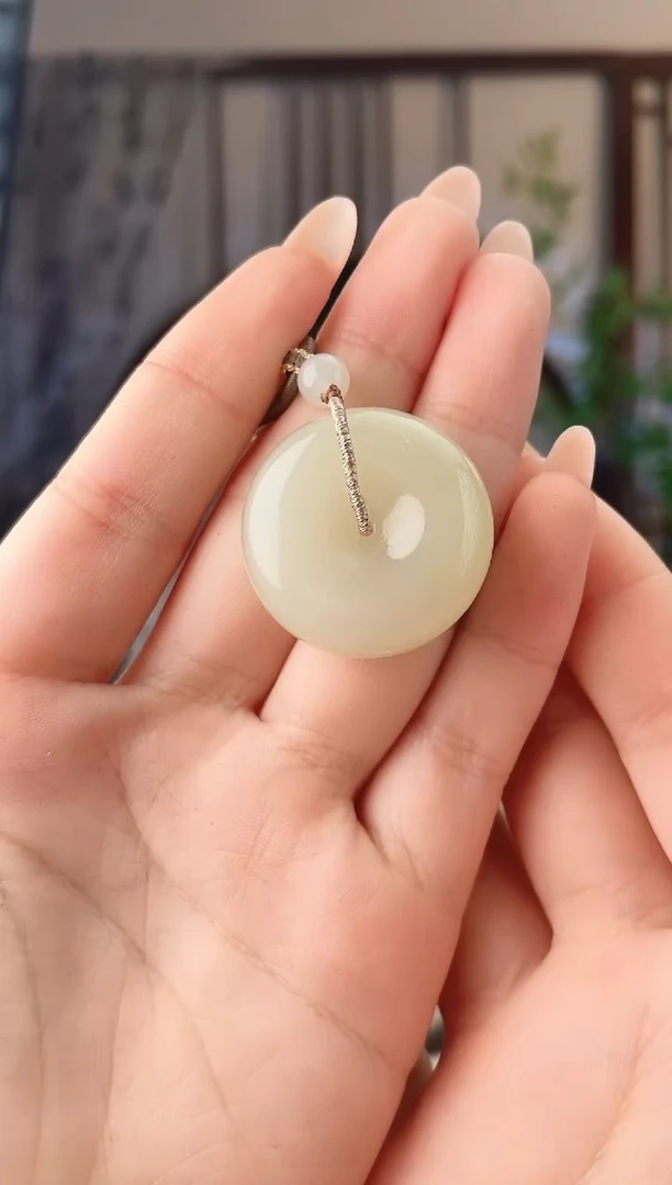 颈饰未镶嵌和田玉扣 无