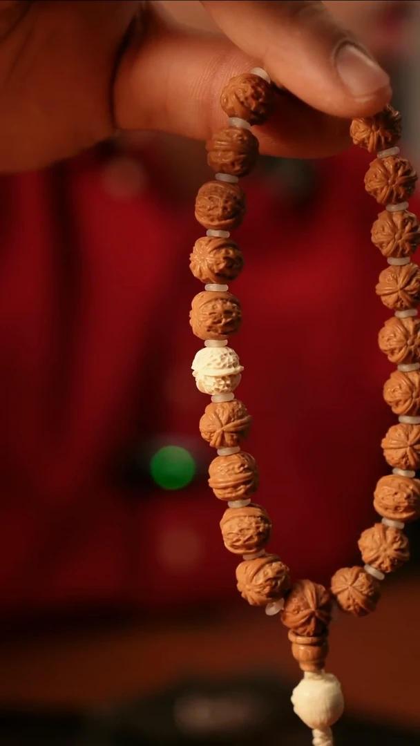 手串猴头核桃猴头雕刻三棱配饰猛犸