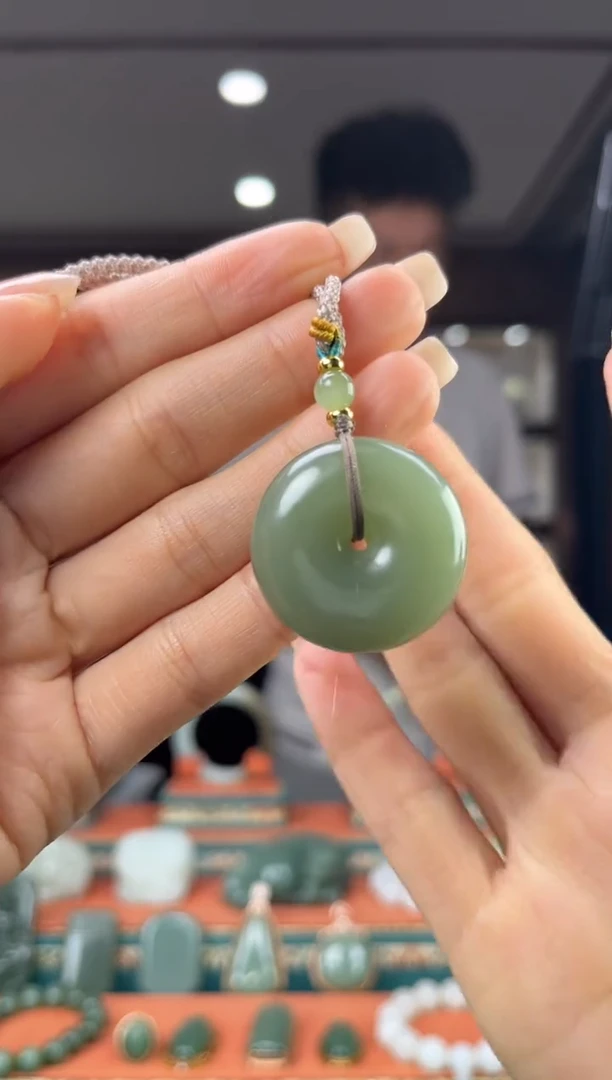 和田玉未镶嵌颈饰佩佩30mm左右