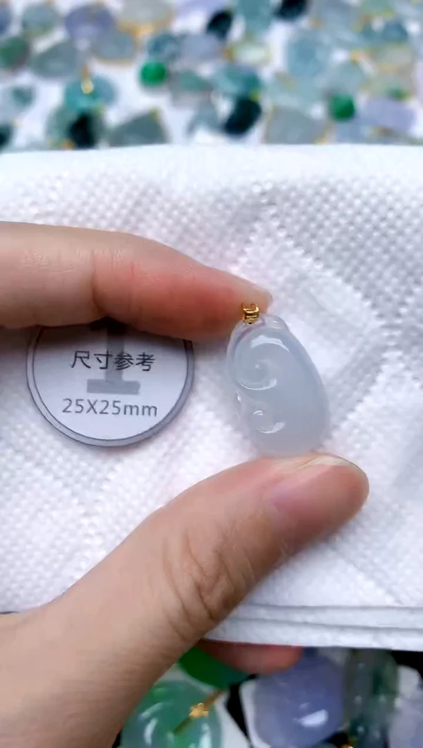 颈饰18K金镶嵌翡翠天然A货翡翠