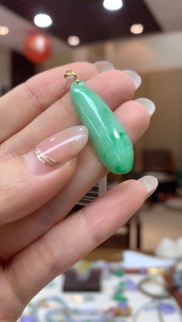 吊坠(不含链)18K金镶嵌翡翠福瓜