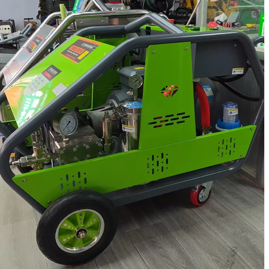 800公斤高压清洗机船用1000公斤除锈除漆墙面拉毛工业级喷砂枪