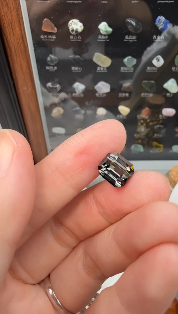 未镶嵌黑武士碧玺4.8ct-A316-1p