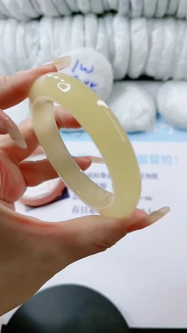 【闪购商品】石英质玉手镯未镶嵌多样性发货V483