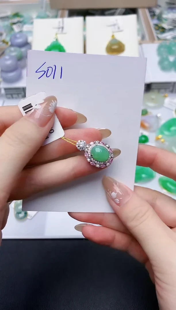 翡翠未镶嵌颈饰天然缅甸翡翠A货