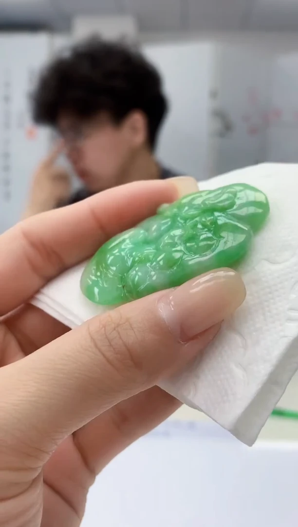 【闪购商品】定制翡翠未镶嵌4688lr-毛货挂件26