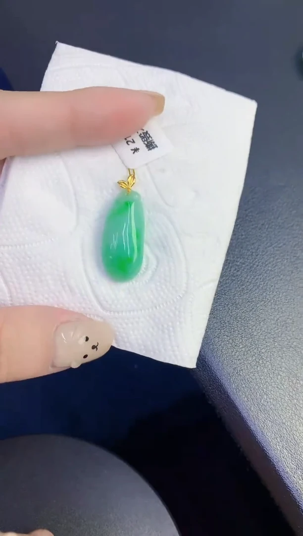 颈饰18K金镶嵌翡翠缅甸天然翡翠A货