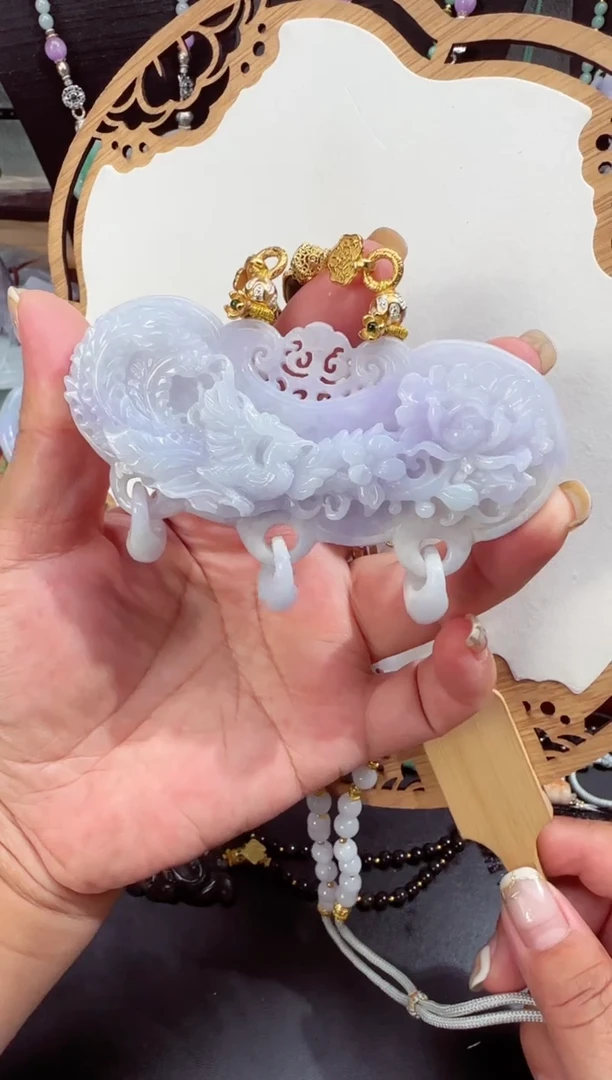 翡翠未镶嵌颈饰吊坠