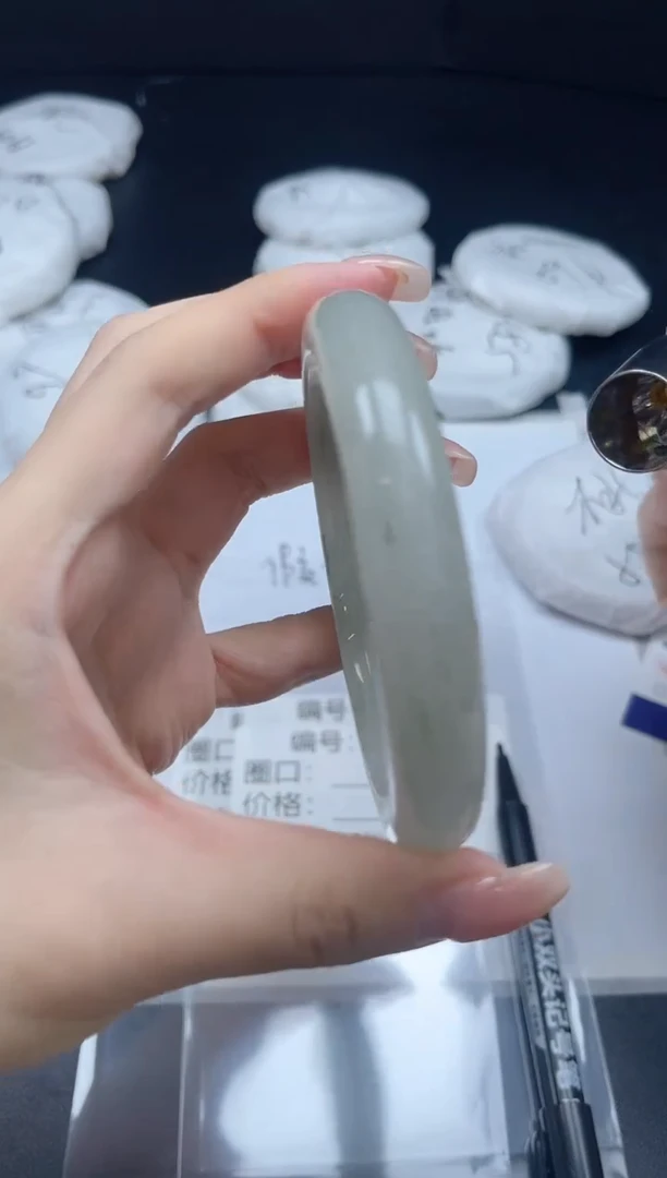 未镶嵌手镯石英质玉0115-6364
