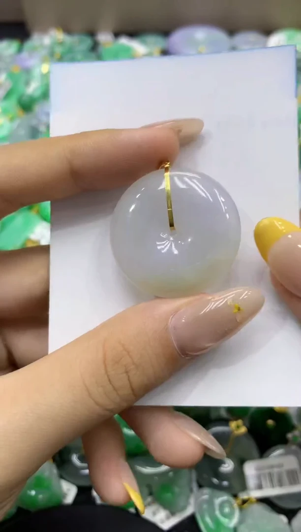 颈饰18K金镶嵌翡翠天然缅甸翡翠A货