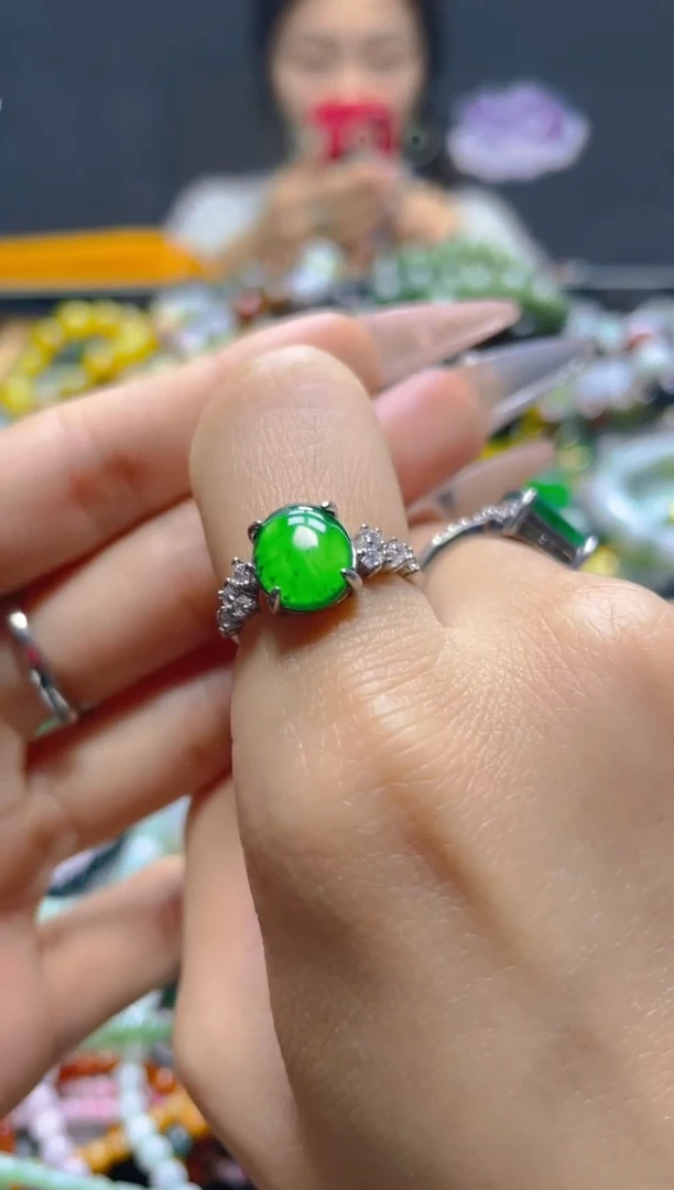 颈饰未镶嵌翡翠/C/翡翠A货，一件也是批发价