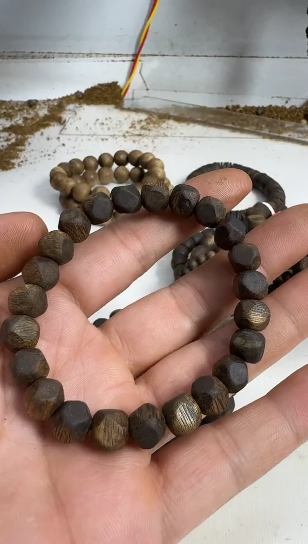 沉香手串0.8规格单圈7克菱角珠