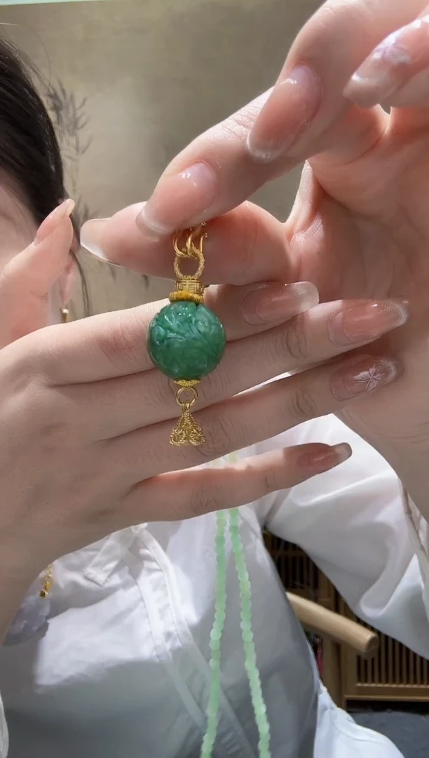 翡翠未镶嵌颈饰吊坠