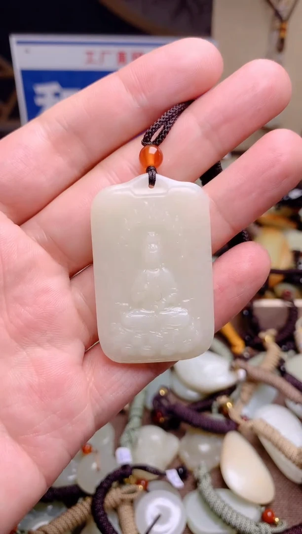 和田玉未镶嵌颈饰1