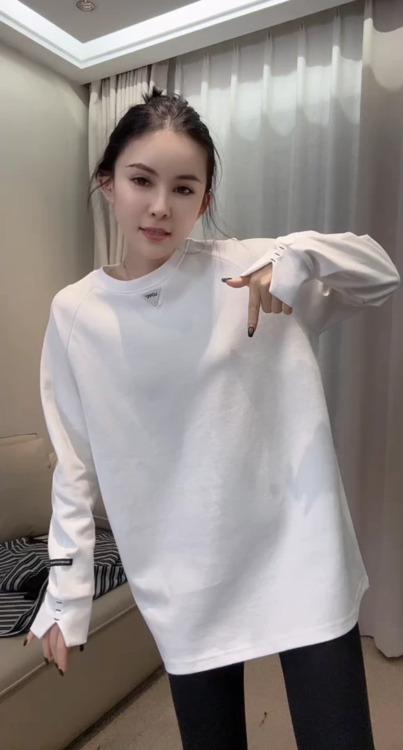 欧货2025秋冬新款简约时髦运动休闲百搭宽松显瘦圆领长袖T恤上衣