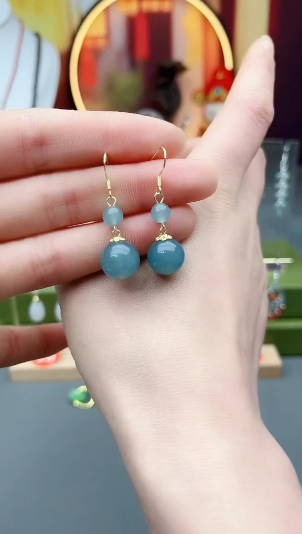 未镶嵌石英质玉（天山翠）耳饰411000