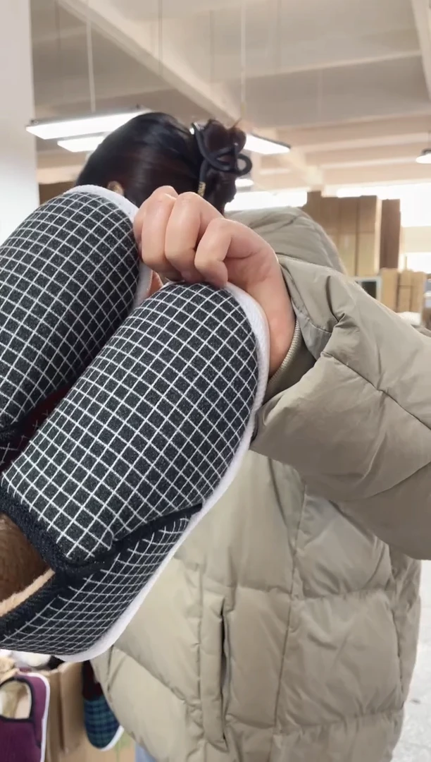 3-15黑格棉鞋36码