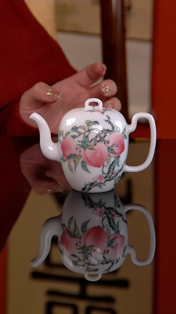 悟陶粉彩五桃美人肩壶