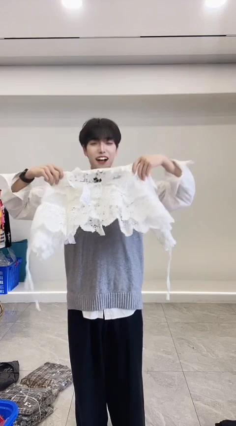 锦纶闪电购精品女装146S瑕