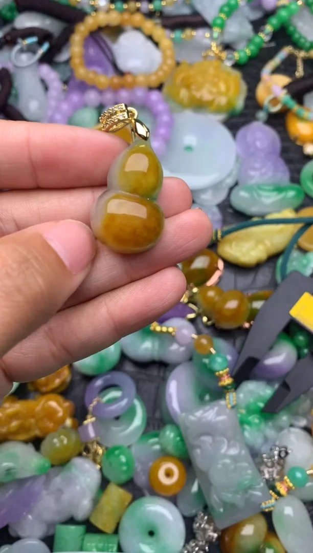 颈饰未镶嵌翡翠缅甸翡翠吊坠