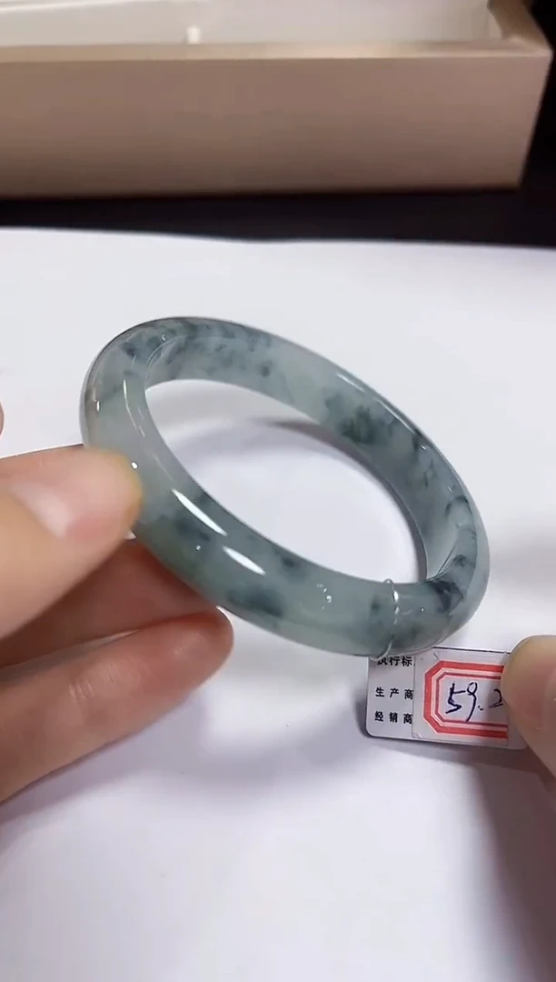 颈饰未镶嵌翡翠手镯59.2