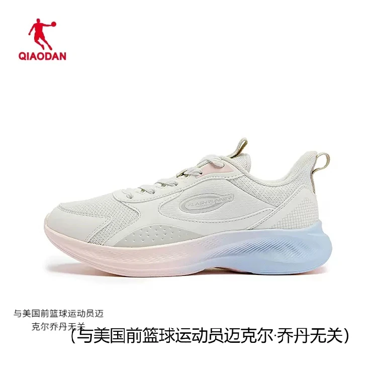 中国乔丹2023年冬季女款专业运动基础跑咻轻速科技女透气跑步鞋