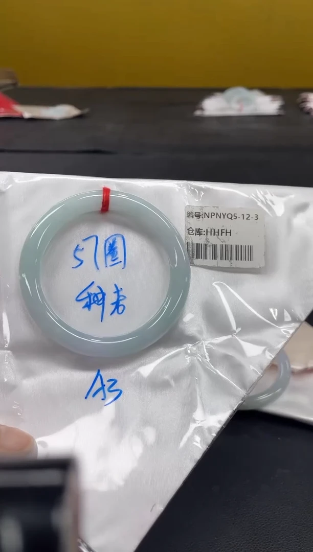 未镶嵌手镯翡翠翡翠手镯