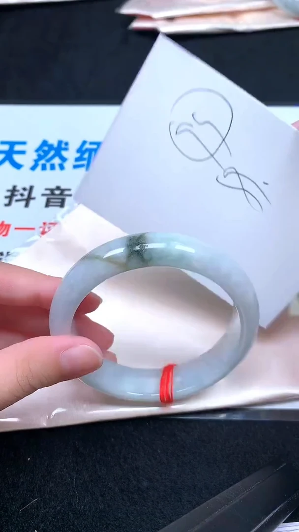 未镶嵌手镯翡翠.
