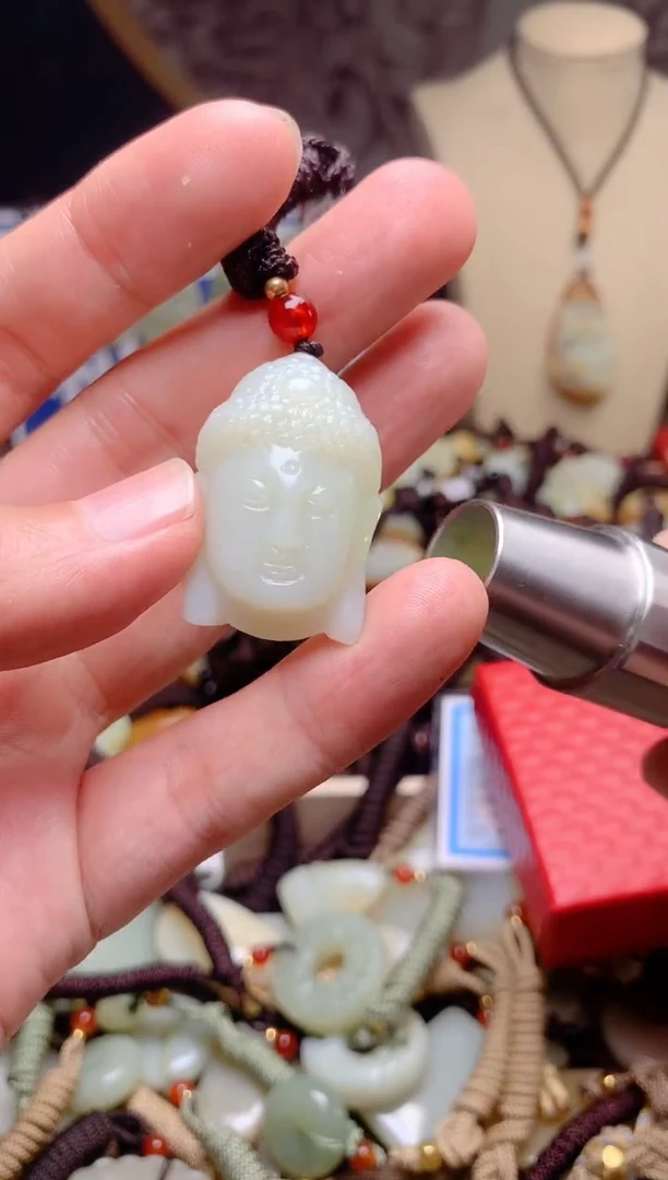 和田玉未镶嵌颈饰1