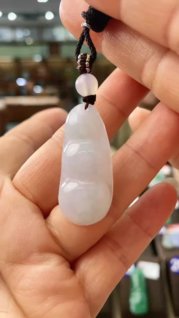 【闪购商品】翡翠颈饰未镶嵌福豆