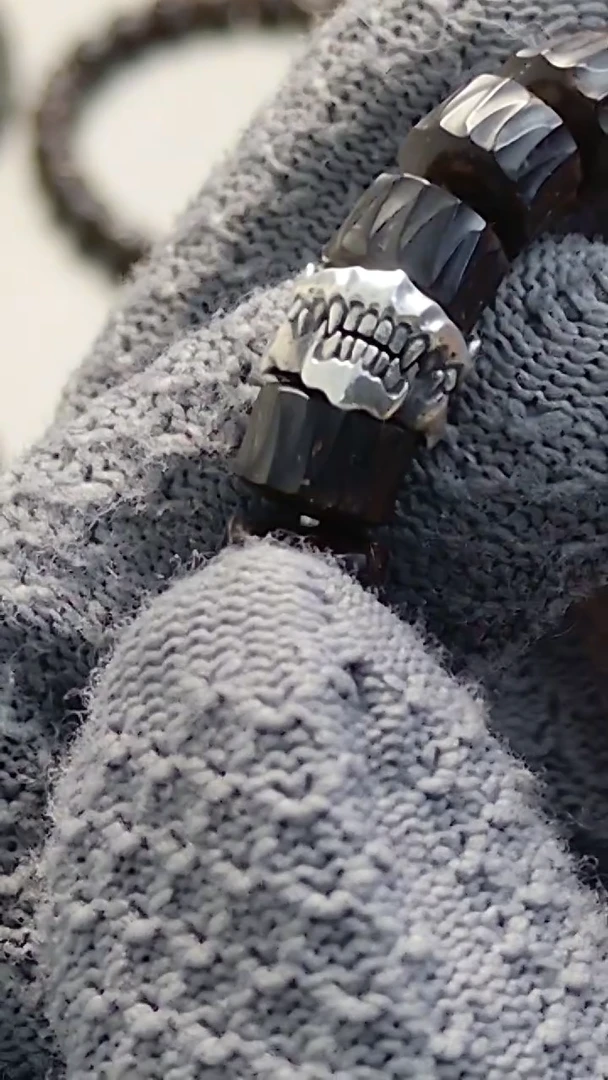 吊坠椰蒂吞噬定制银配饰