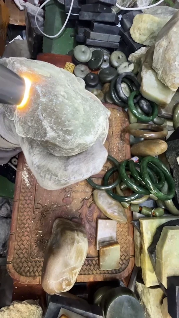 未镶嵌和田玉珠宝半成品毛料